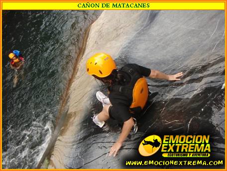 CAÑON DE MATACANES TE ESPERAN 2 RAPELES EN CASCADAS, MULTIPLES SALTOS AL AGUA, TOBOGANES NATURALES Y HASTA RIOS SUBTERRANEOS QUE TENDRAS QUE CRUZAR, VIVE ESTA AVENTURA.